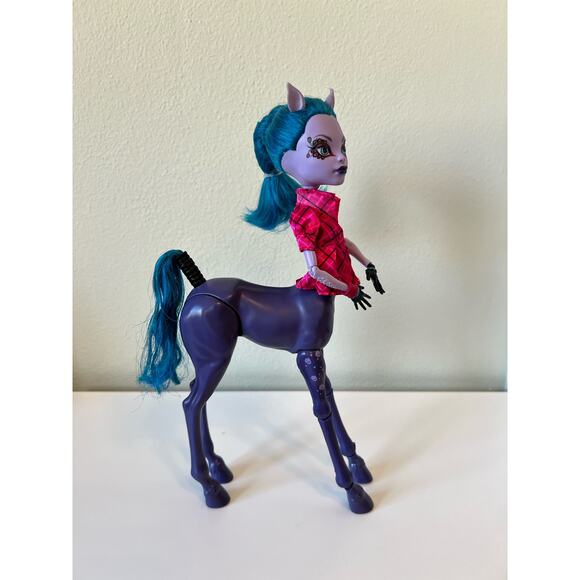 Monster High Doll Avea Trotter Freaky Fusion Collection 2013 - Picture 3 of 5